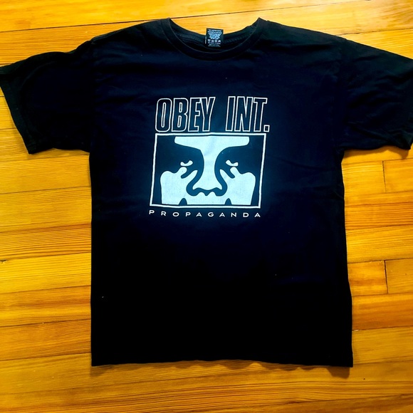 Medium Black Obey International Propaganda T-shirt - Picture 2 of 3